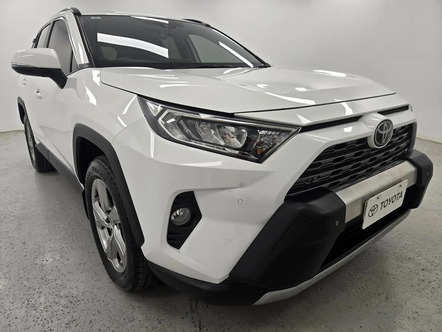 2021 Toyota RAV4 Gallery Image 1