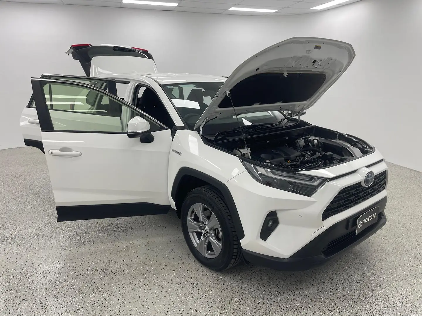 2024 Toyota RAV4 Gallery Image 7