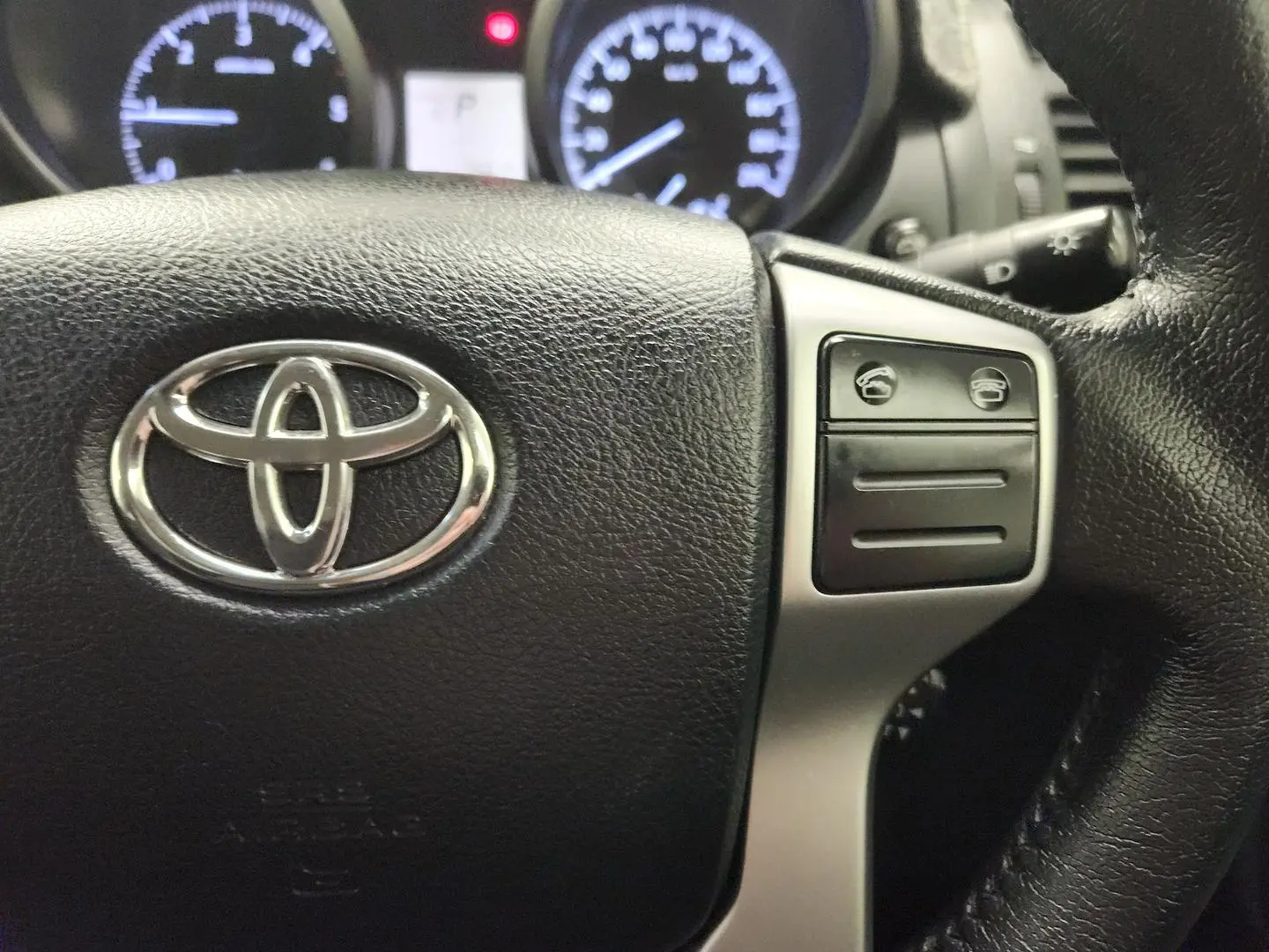 2017 Toyota Landcruiser Prado Gallery Image 29