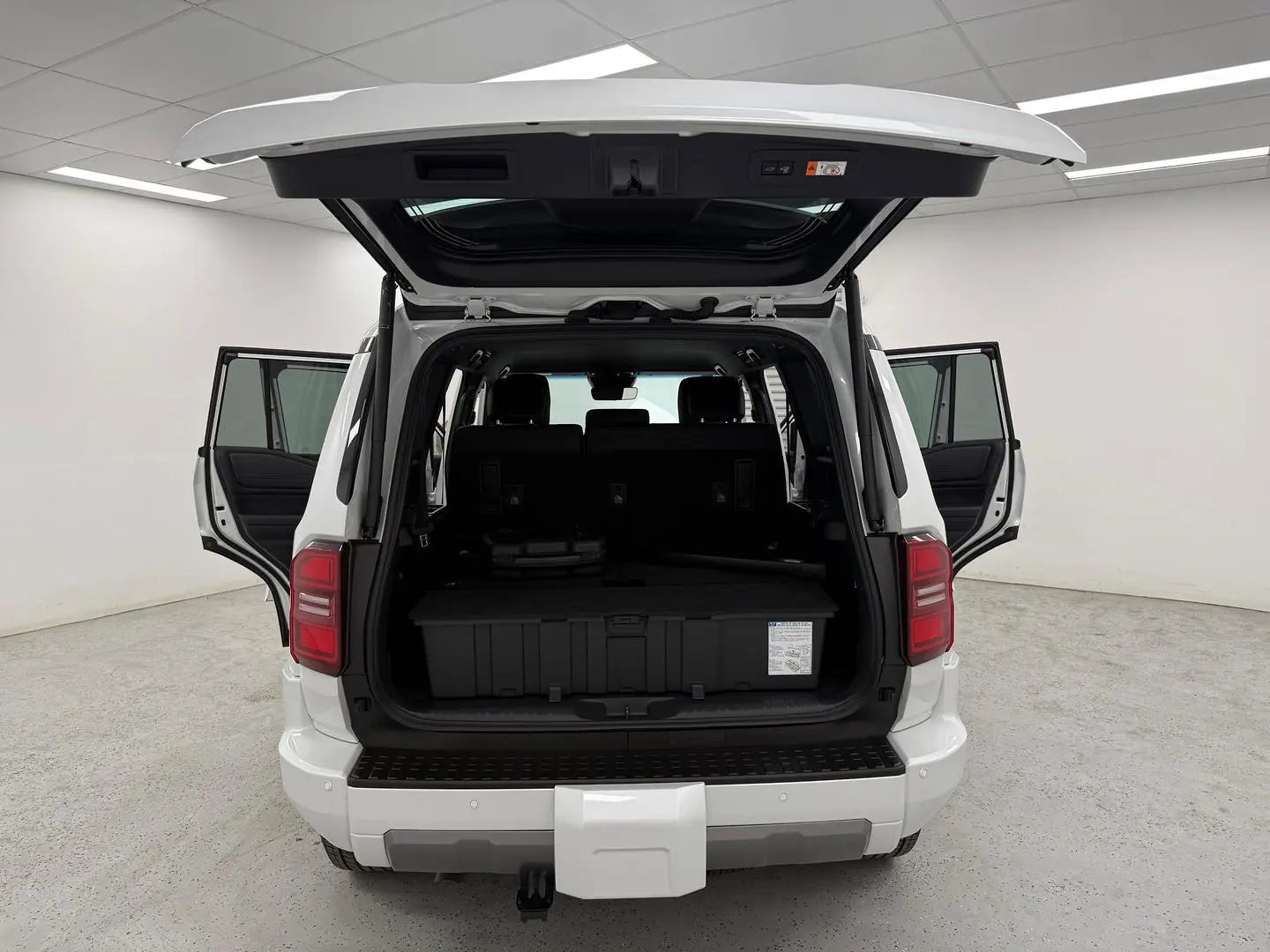 2024 Toyota Landcruiser Prado Gallery Image 12