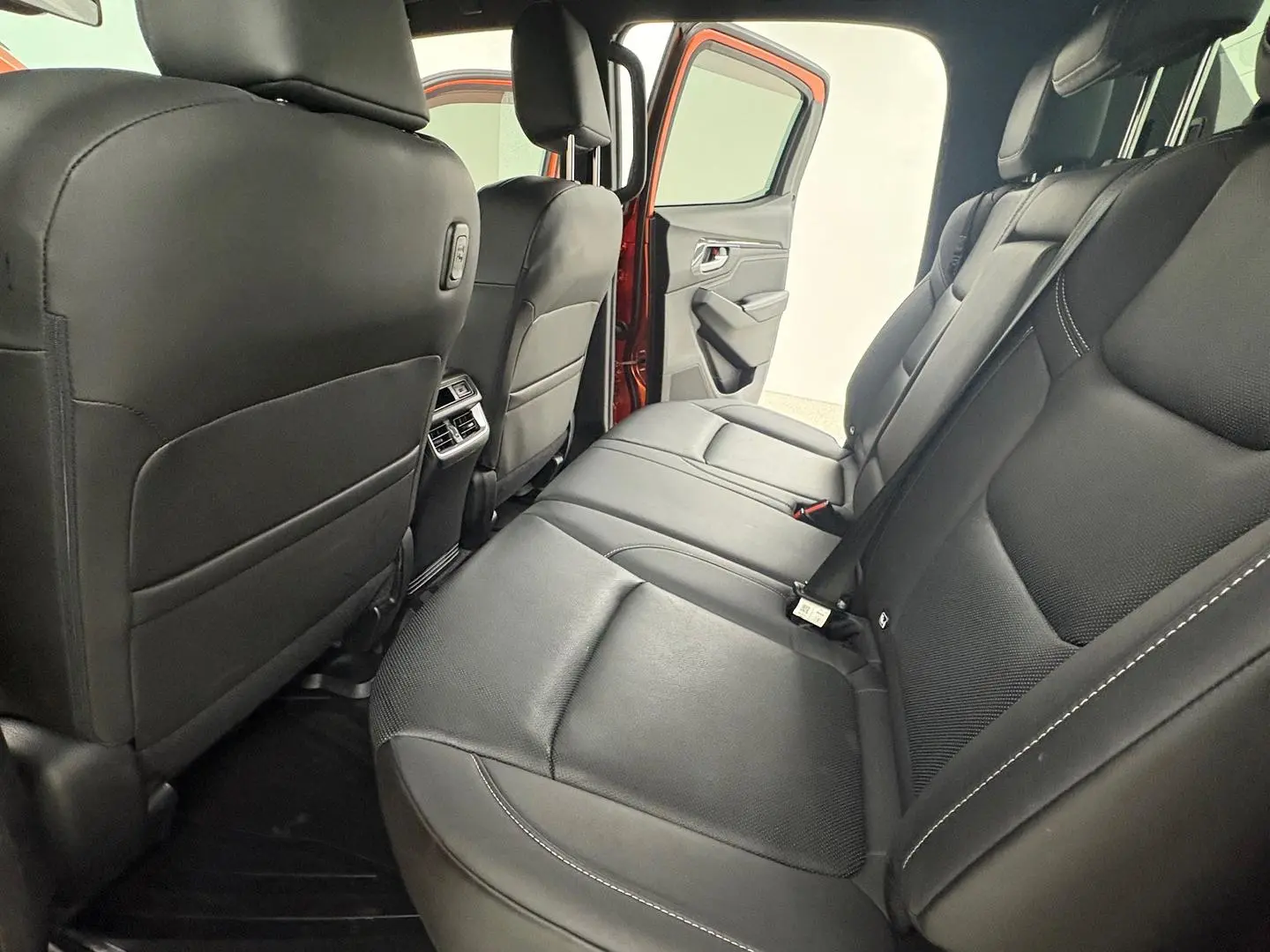 2021 Isuzu D-MAX Gallery Image 18