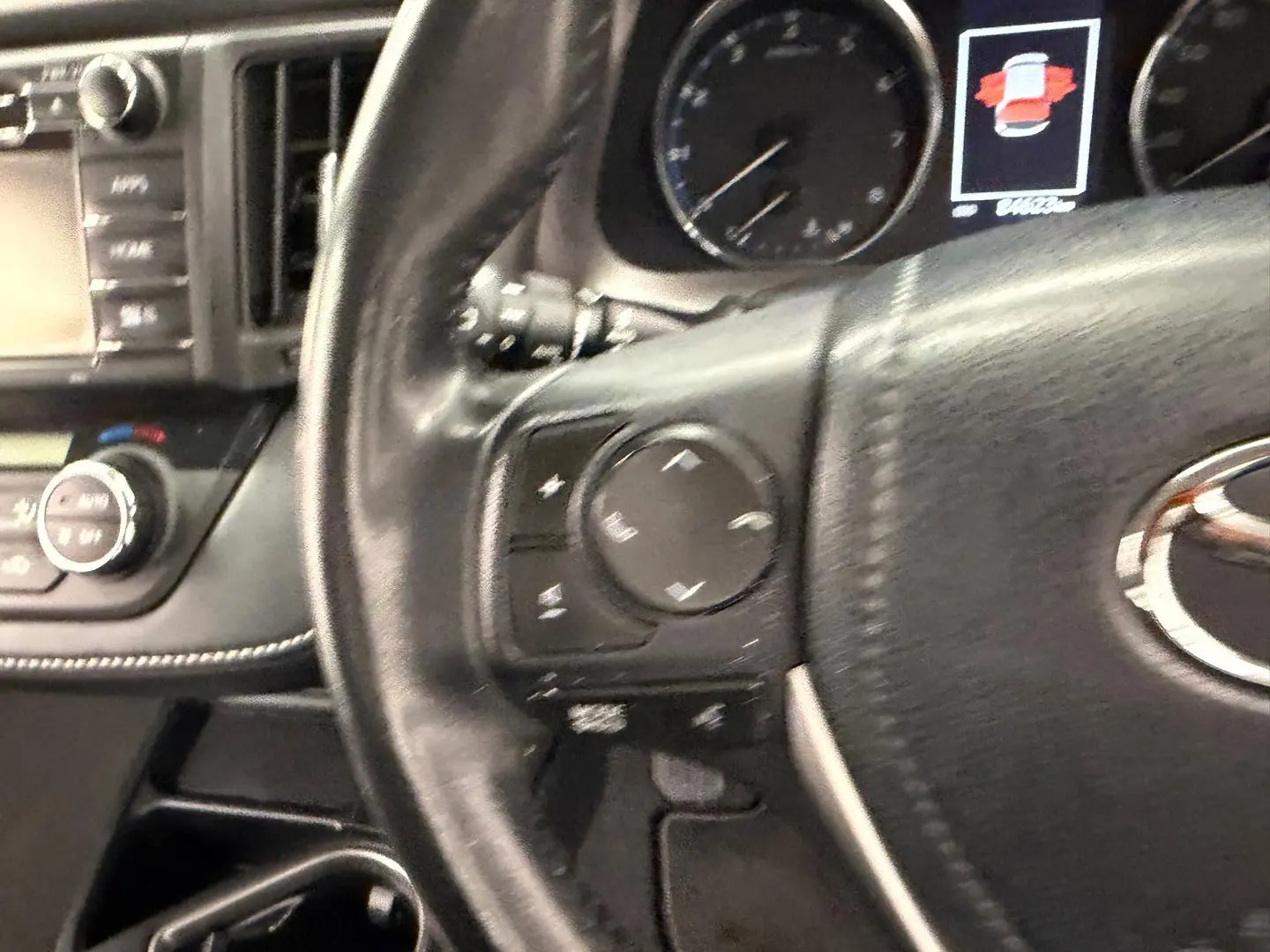 2018 Toyota RAV4 Gallery Image 20