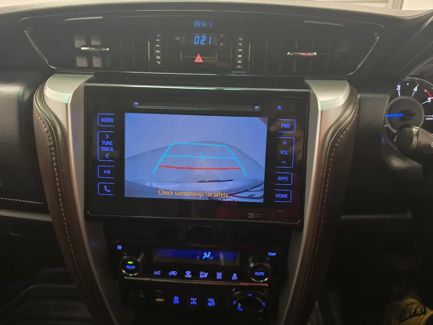 2017 Toyota Fortuner Gallery Image 20