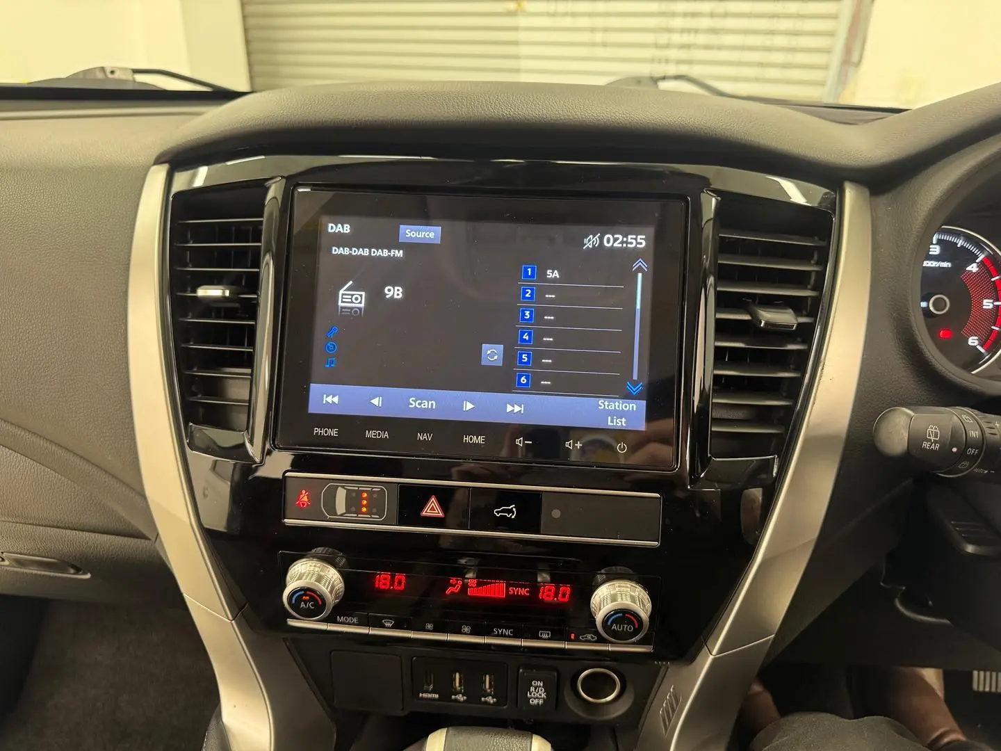 2022 Mitsubishi Pajero Sport Gallery Image 21