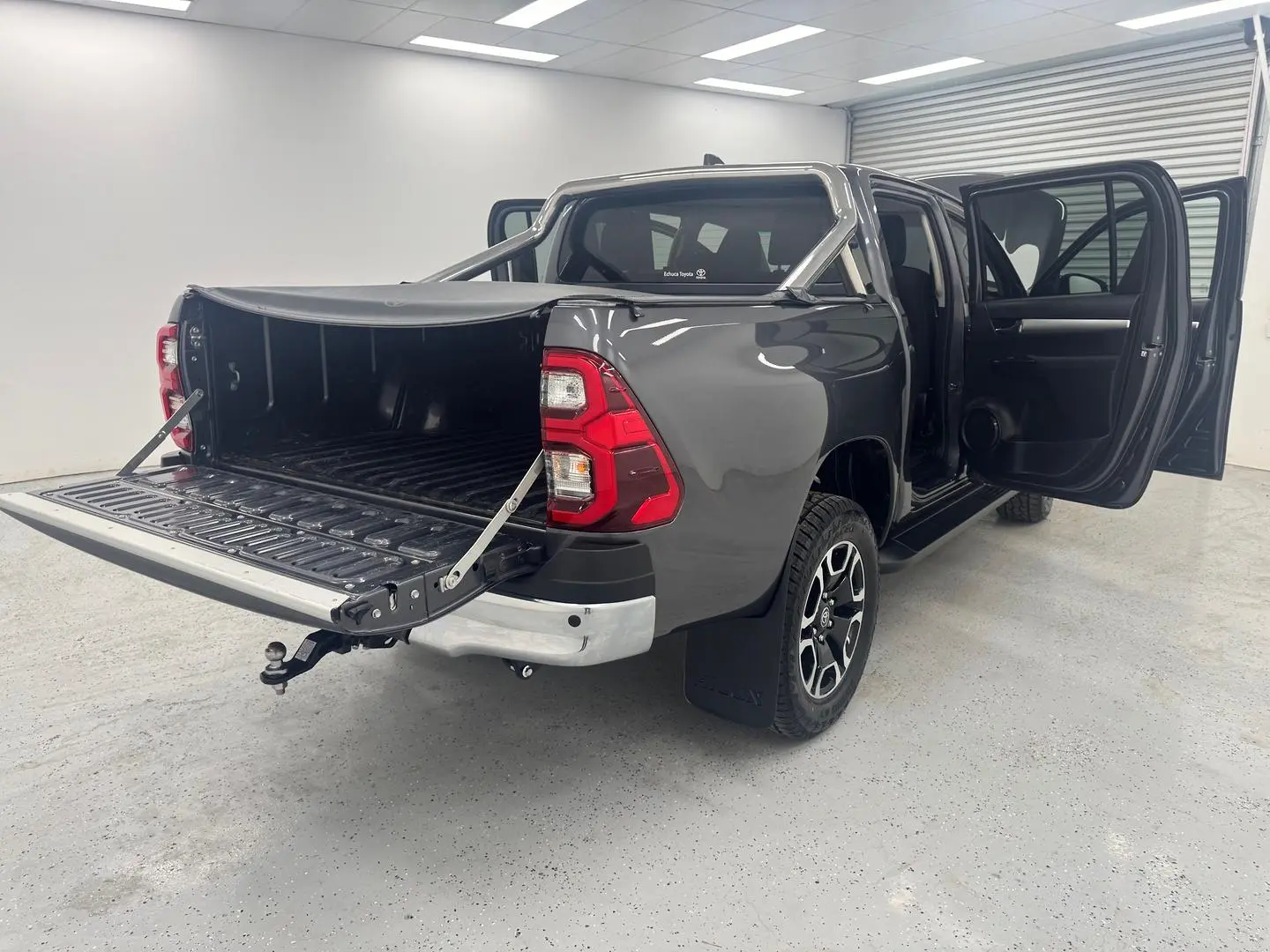 2023 Toyota Hilux Gallery Image 9