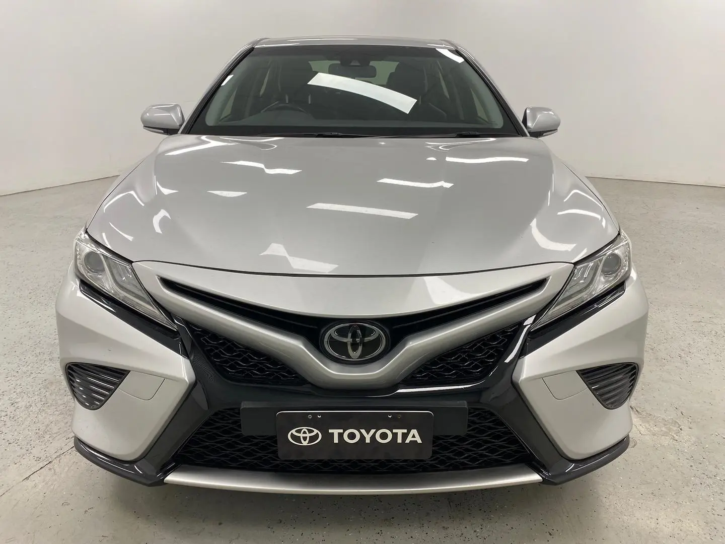 2019 Toyota Camry Gallery Image 32