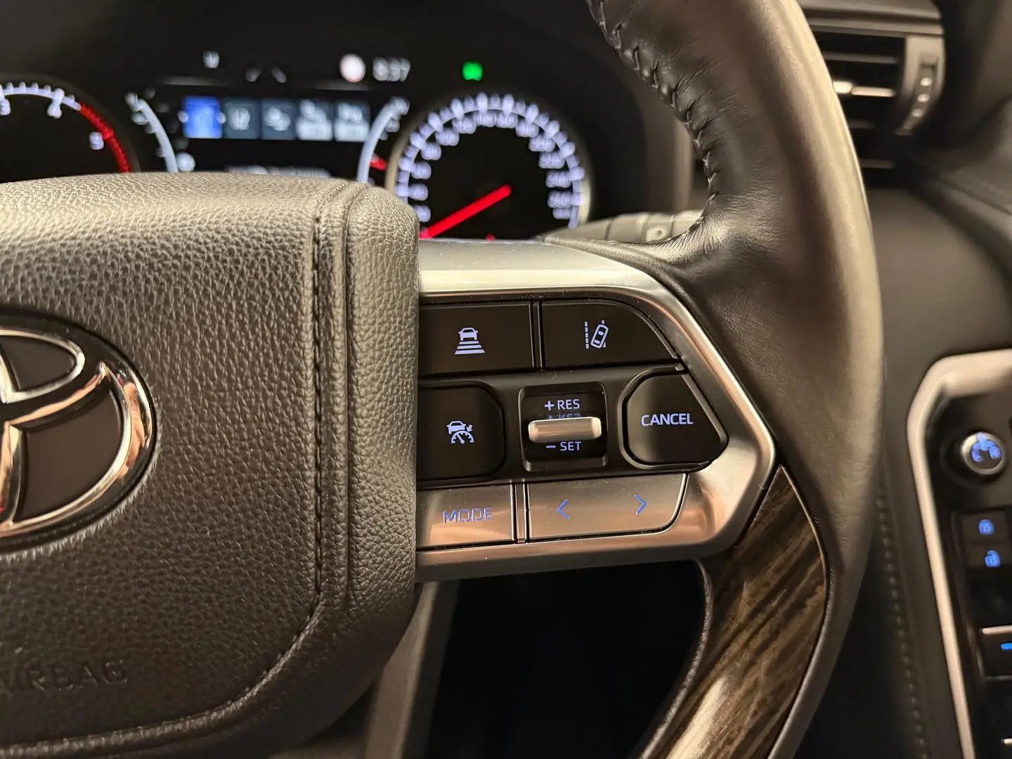 2022 Toyota Landcruiser Gallery Image 35