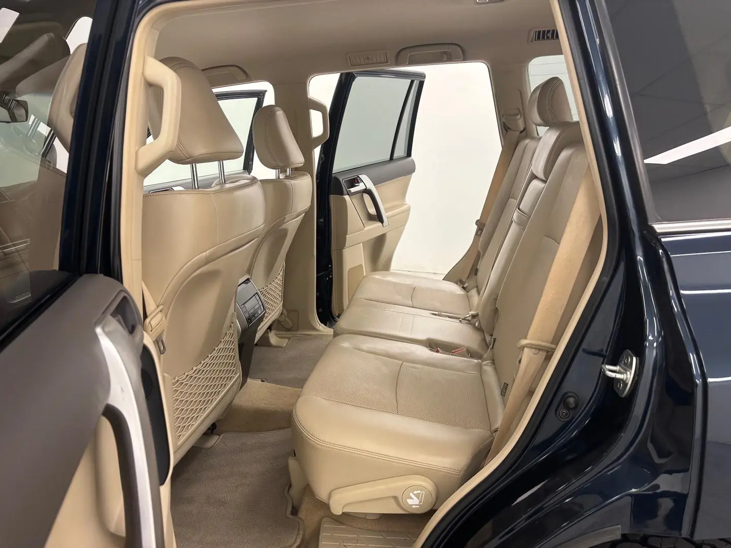 2023 Toyota Landcruiser Prado Gallery Image 19