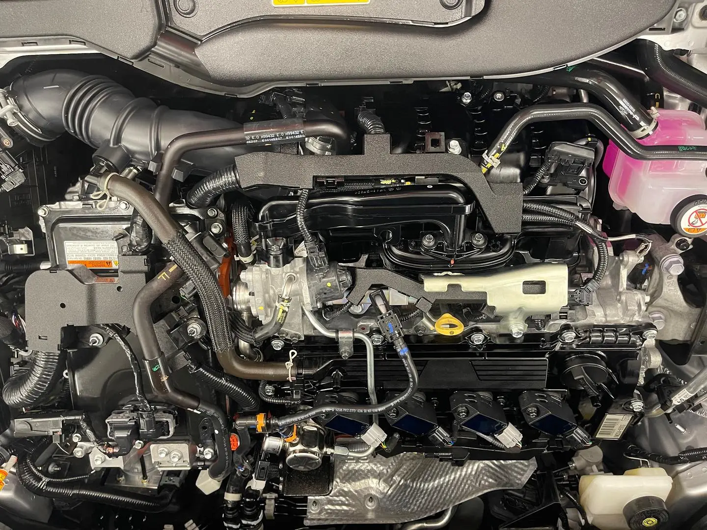 2025 Toyota C-HR Gallery Image 16