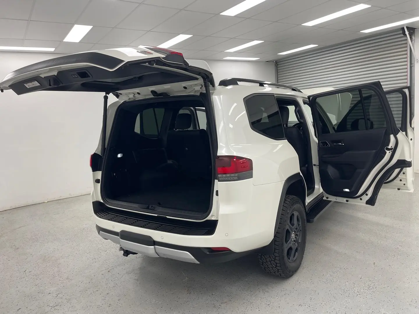 2022 Toyota Landcruiser Gallery Image 10