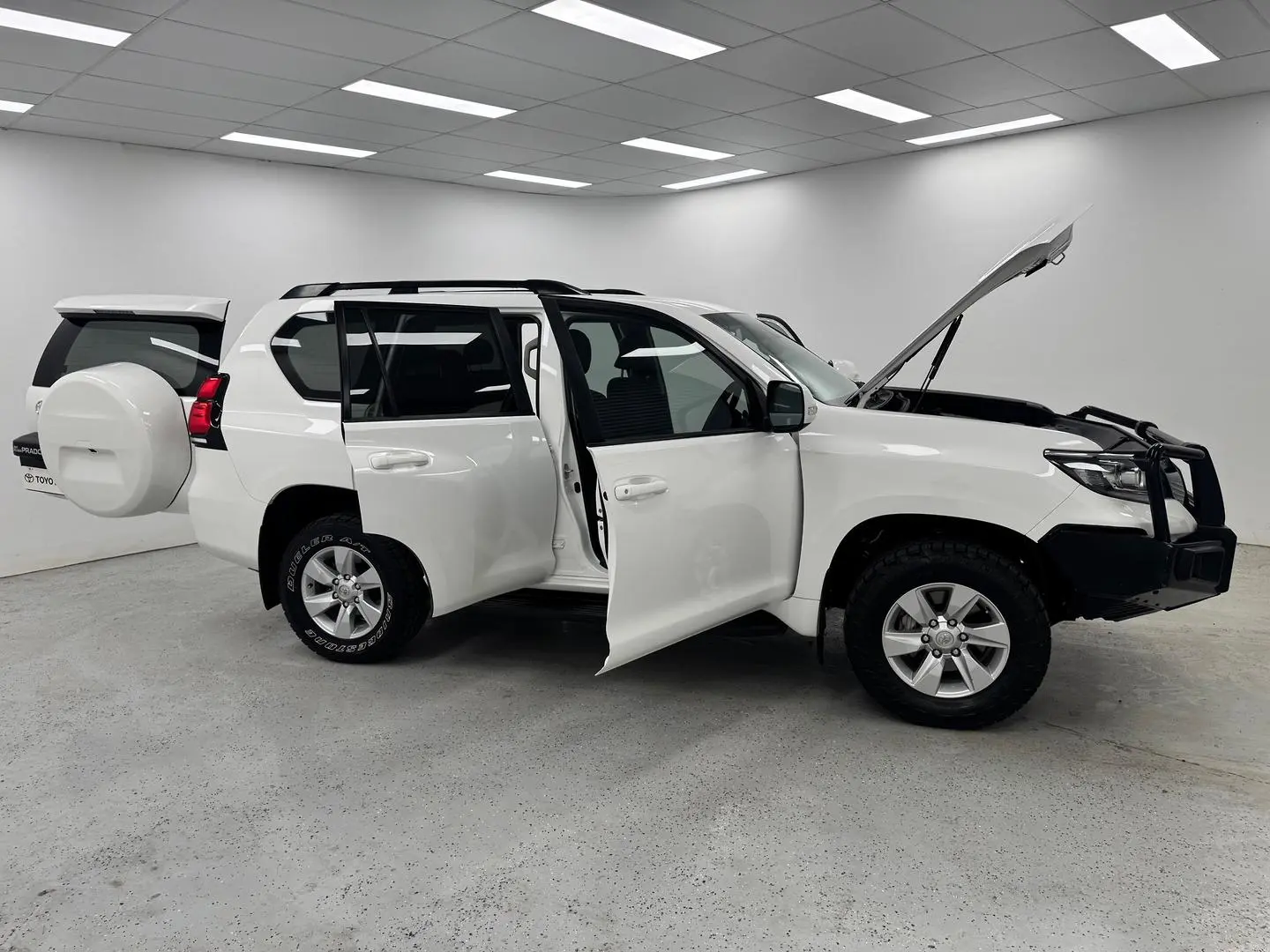 2020 Toyota Landcruiser Prado Gallery Image 8