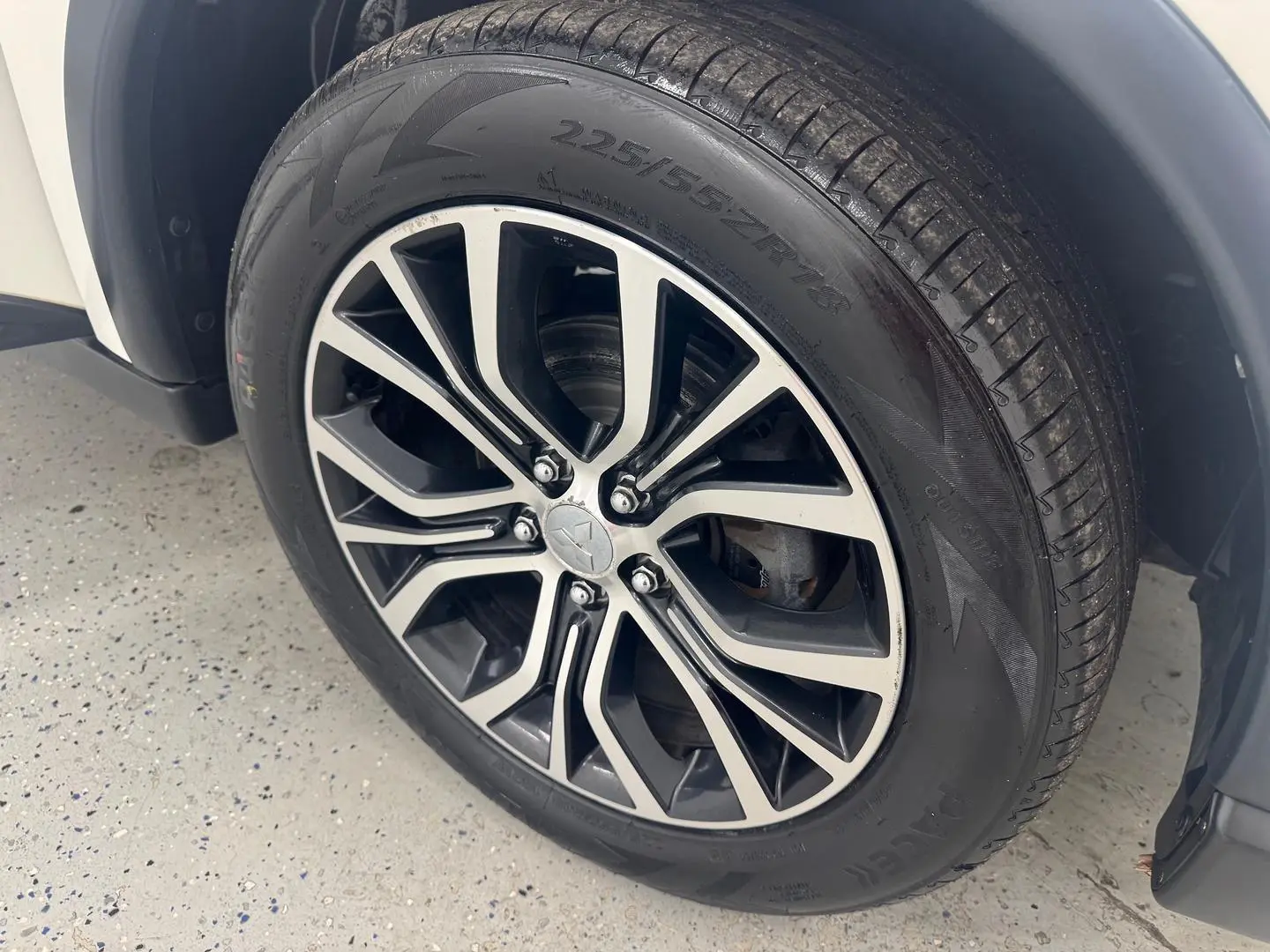 2018 Mitsubishi Outlander Gallery Image 16