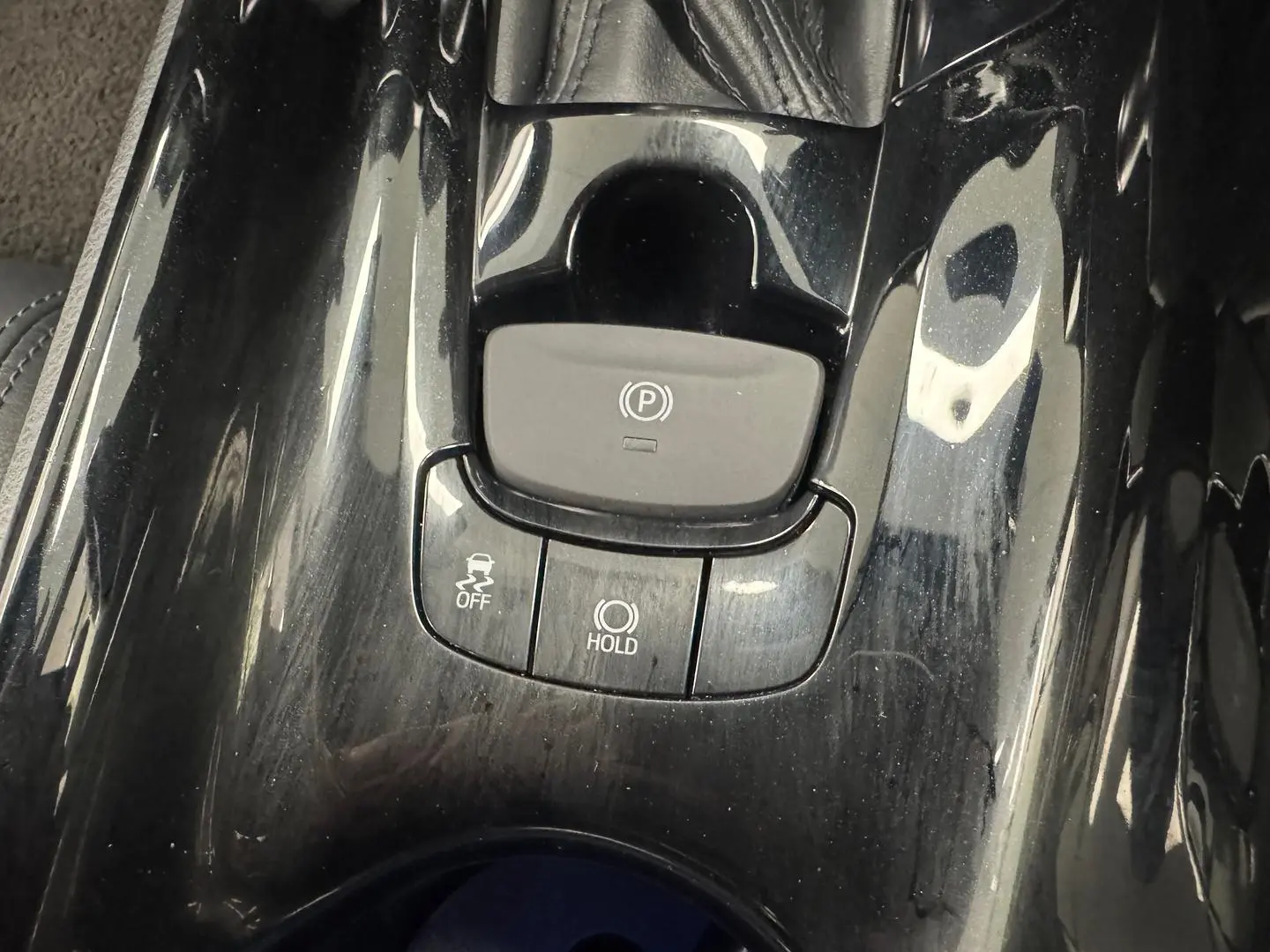 2018 Toyota C-HR Gallery Image 23