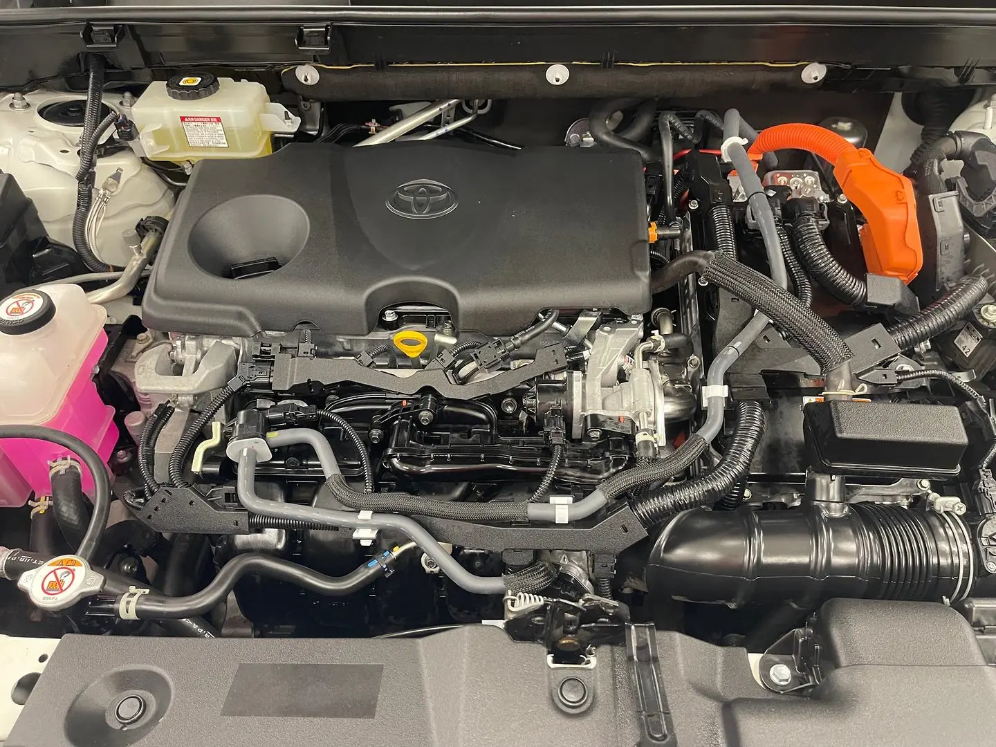 2021 Toyota RAV4 Gallery Image 16