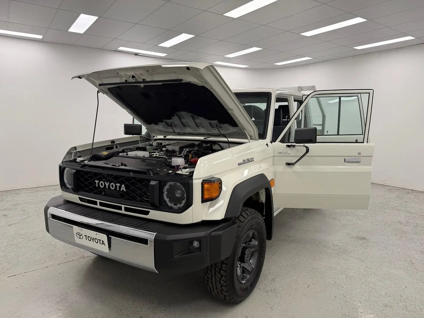 2025 Toyota Landcruiser Gallery Image 8