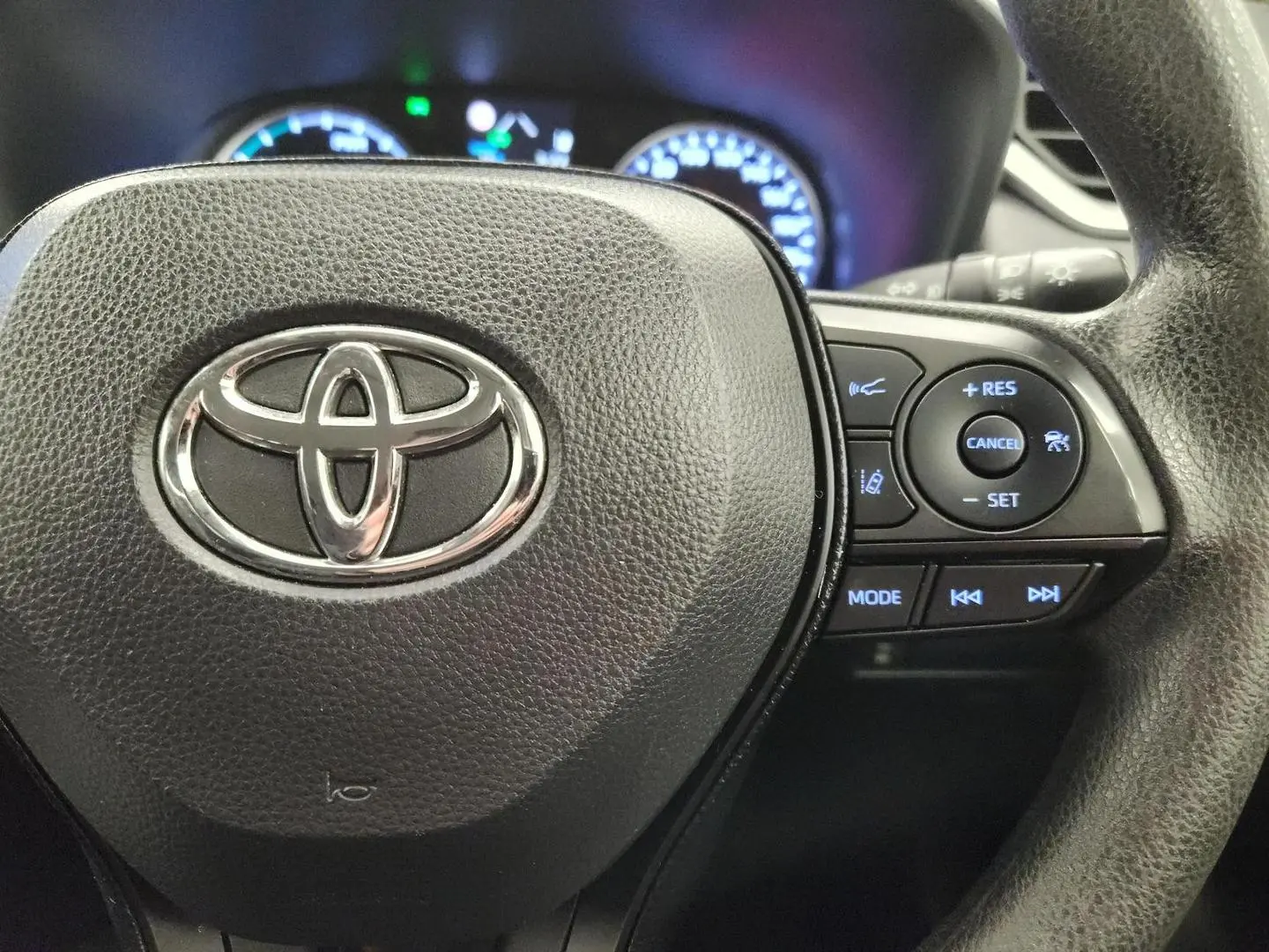 2019 Toyota RAV4 Gallery Image 23