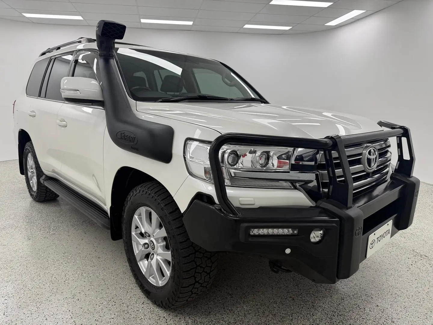 2019 Toyota Landcruiser Gallery Image 1