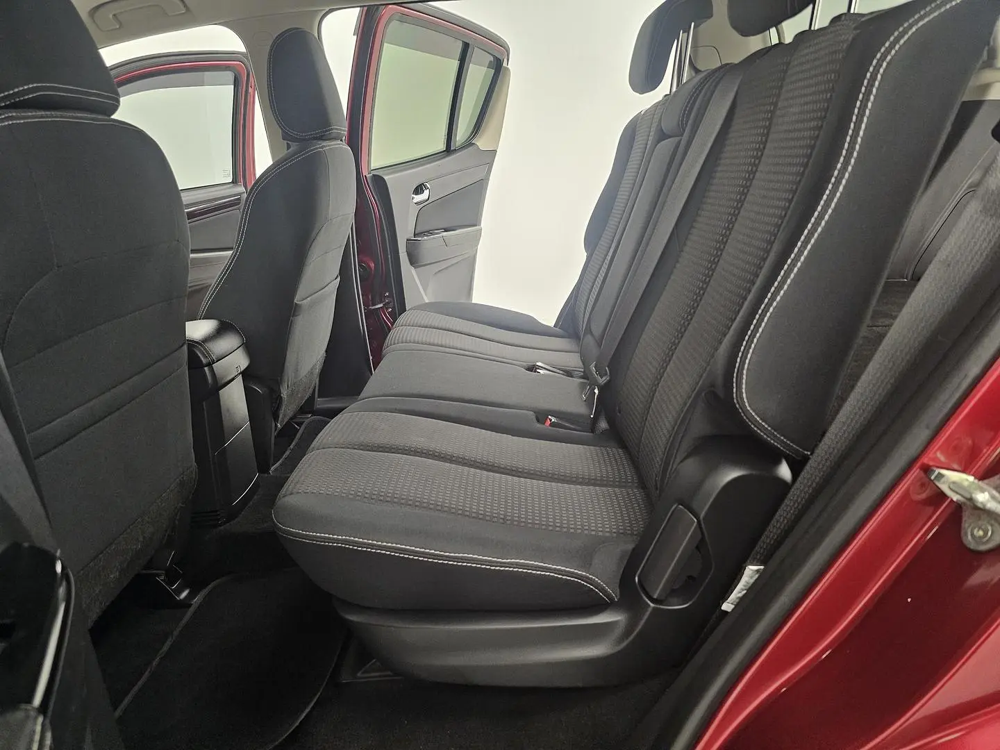 2020 Isuzu MU-X Gallery Image 14