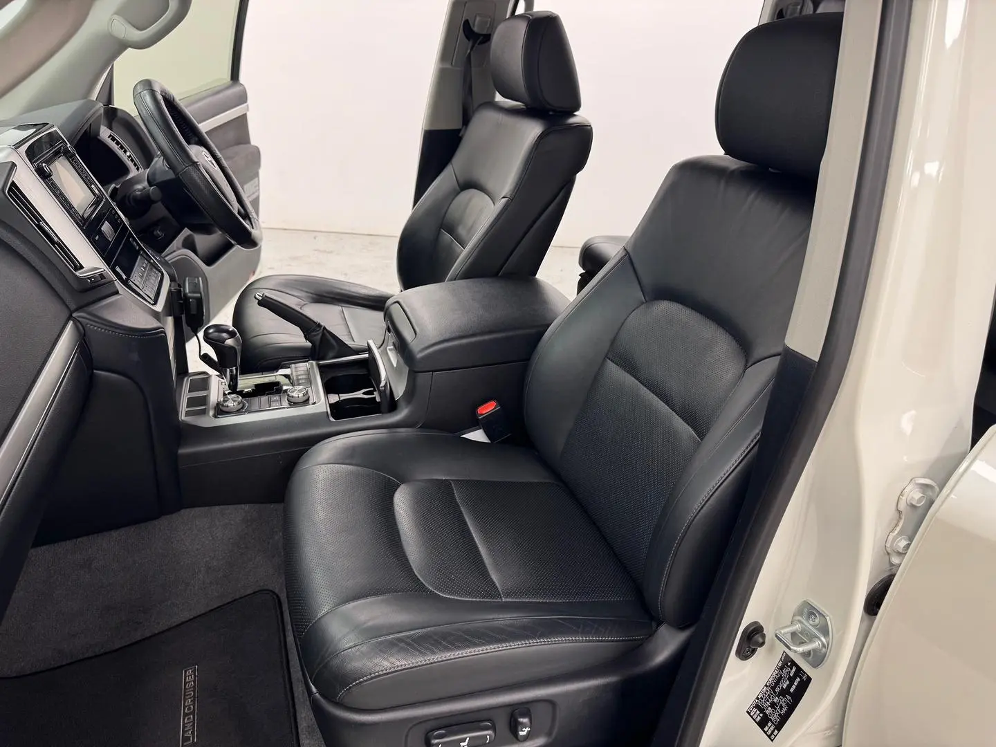 2017 Toyota Landcruiser Gallery Image 37