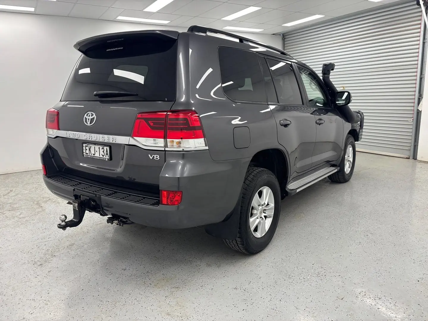 2017 Toyota Landcruiser Gallery Image 3