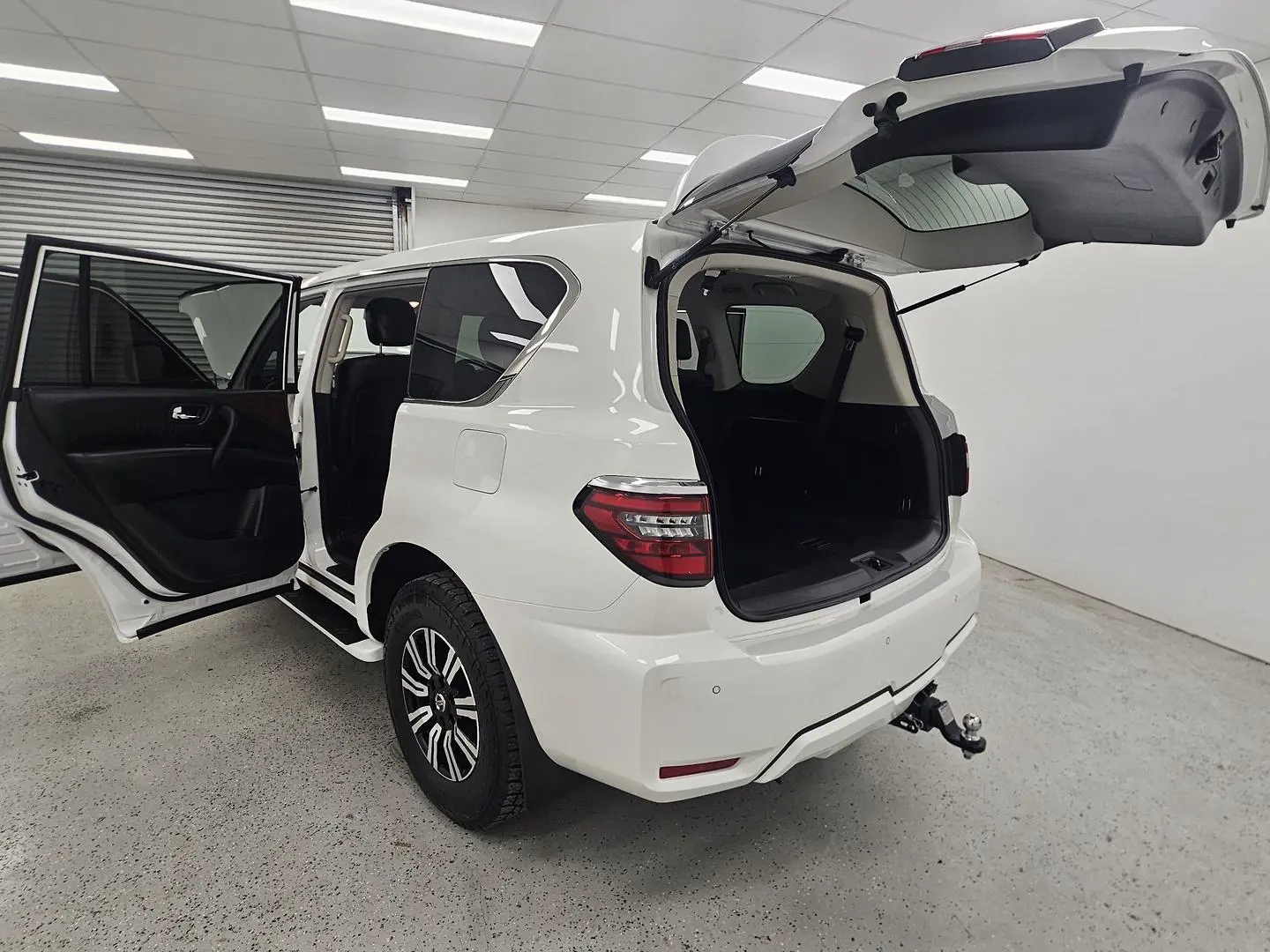 2020 Nissan Patrol Gallery Image 16