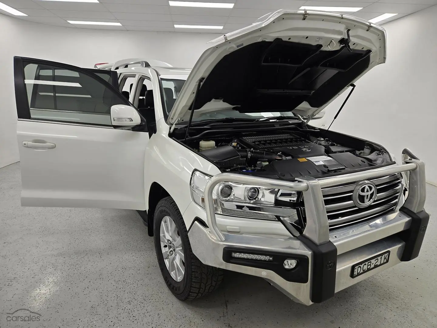 2016 Toyota Landcruiser Image 8