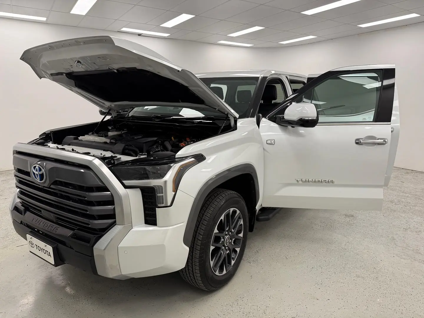 2024 Toyota Tundra Gallery Image 8