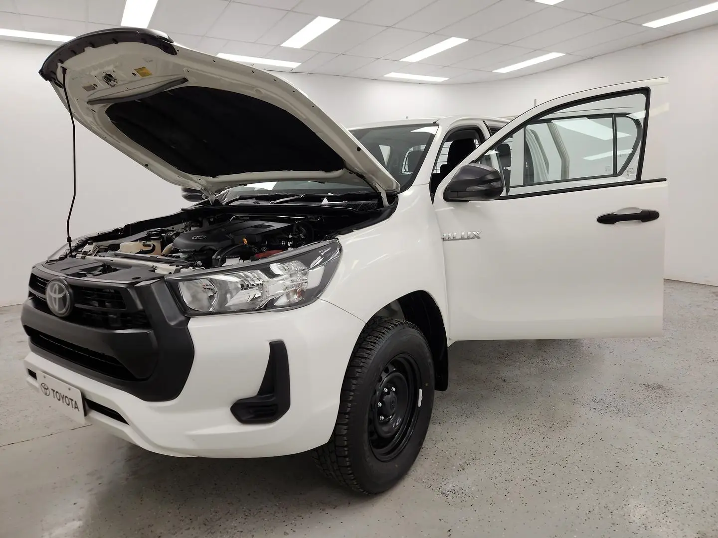 2021 Toyota Hilux Gallery Image 14