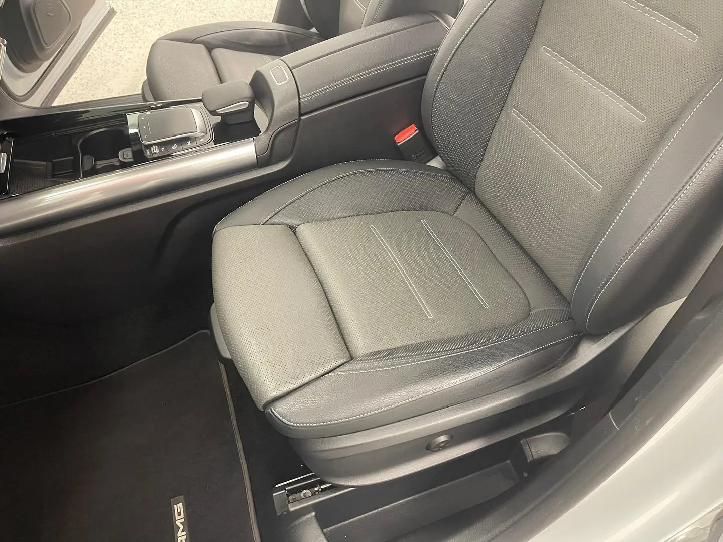 2020 Mercedes-Benz GLA-Class Gallery Image 16