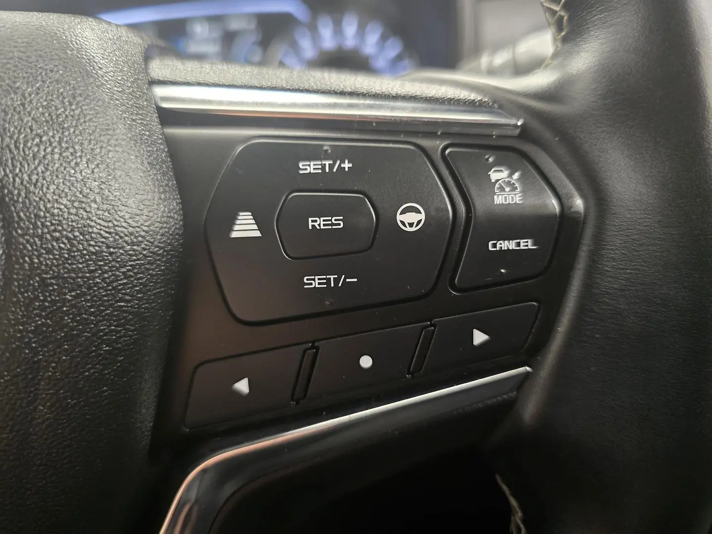 2023 Isuzu MU-X Gallery Image 22