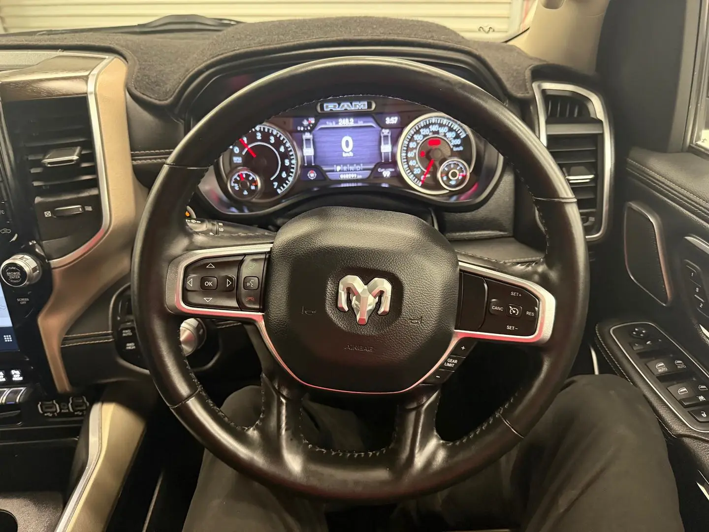 2022 RAM 1500 Gallery Image 28