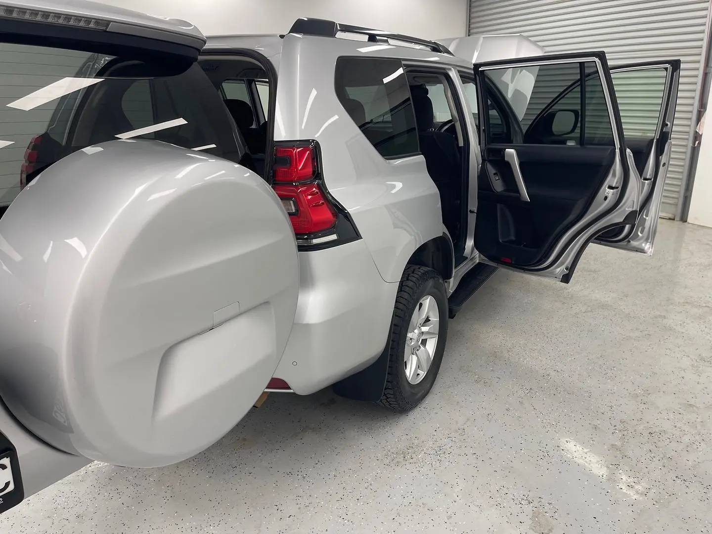 2017 Toyota Landcruiser Prado Gallery Image 10