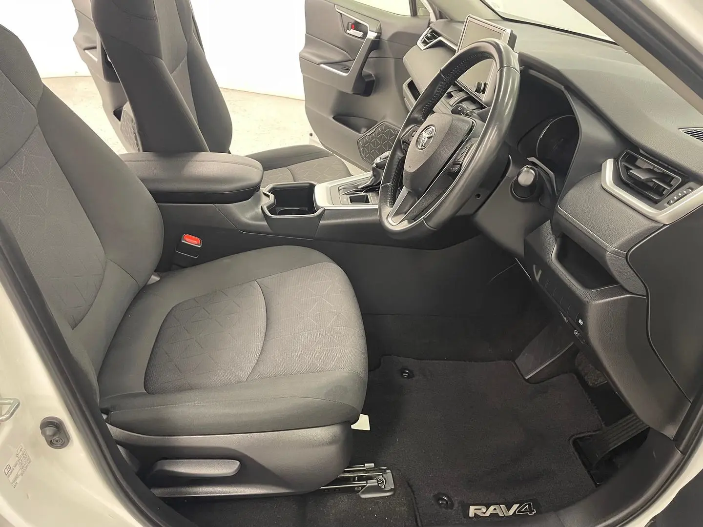 2023 Toyota RAV4 Gallery Image 22