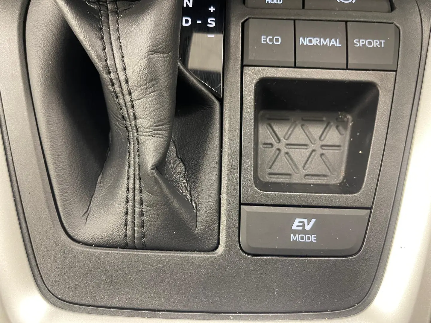 2024 Toyota RAV4 Gallery Image 29