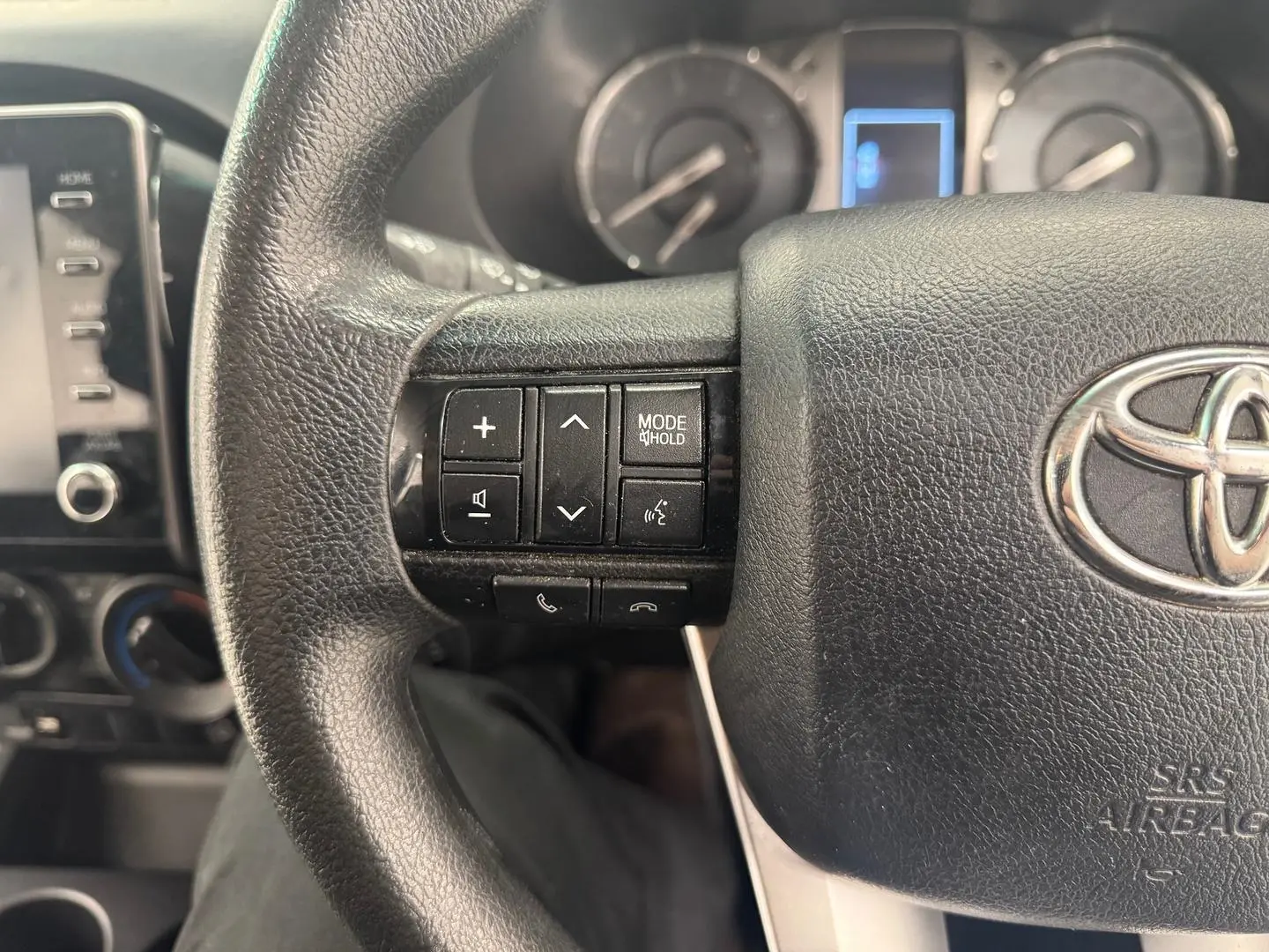 2021 Toyota Hilux Gallery Image 17