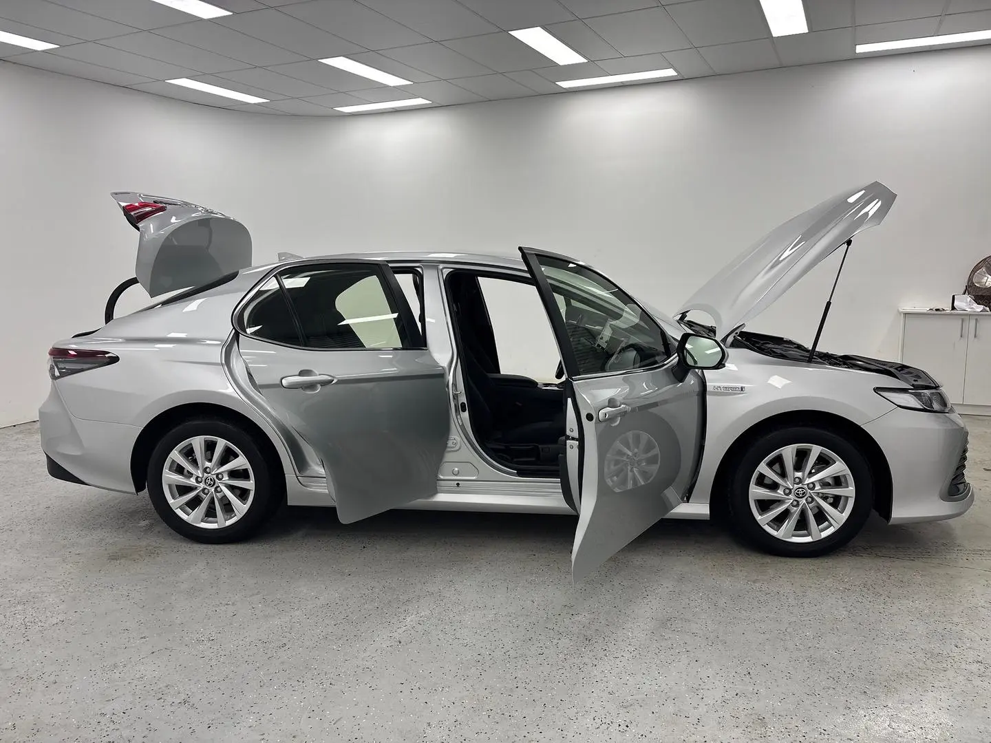 2024 Toyota Camry Gallery Image 9