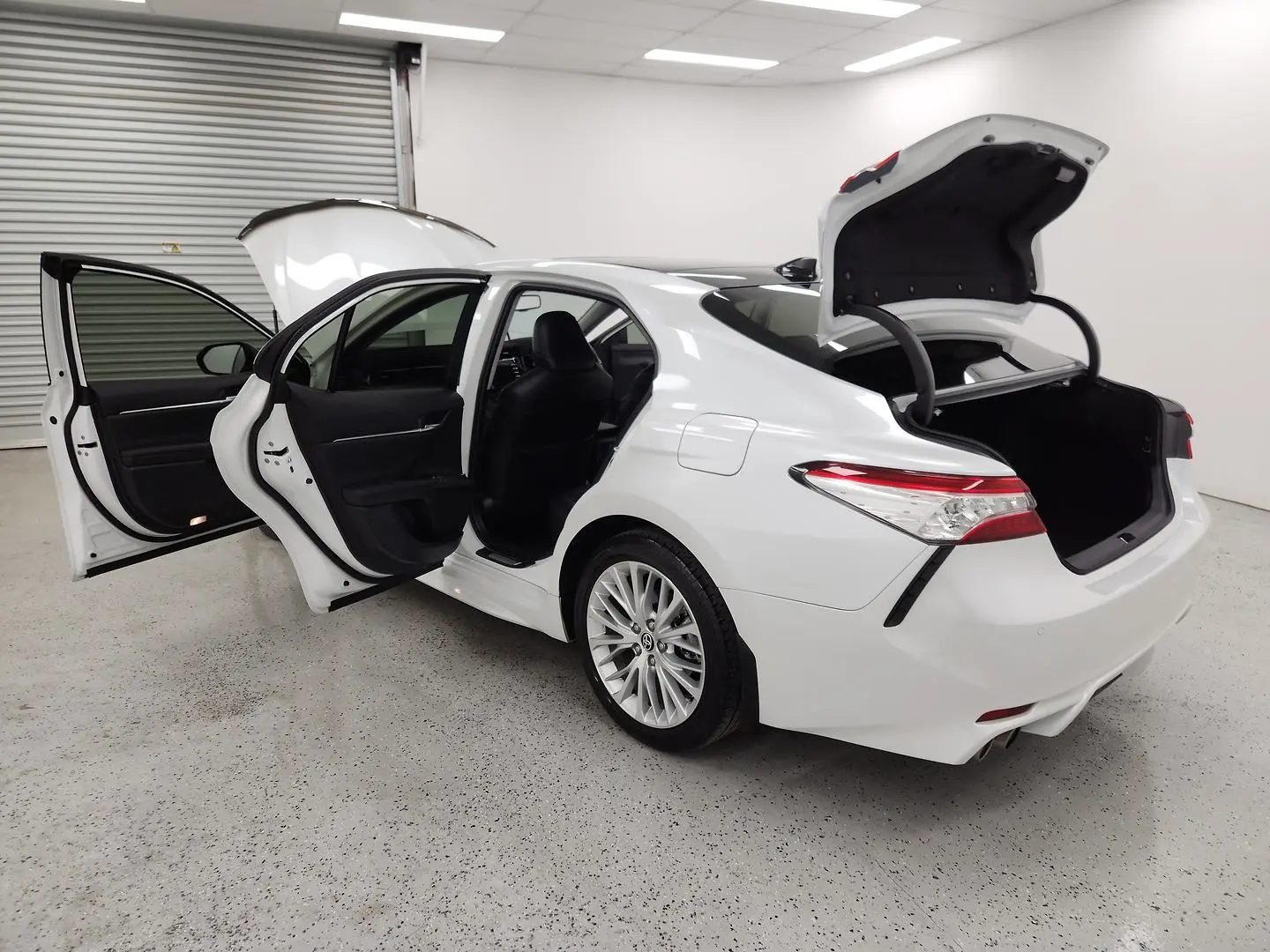 2020 Toyota Camry Gallery Image 12