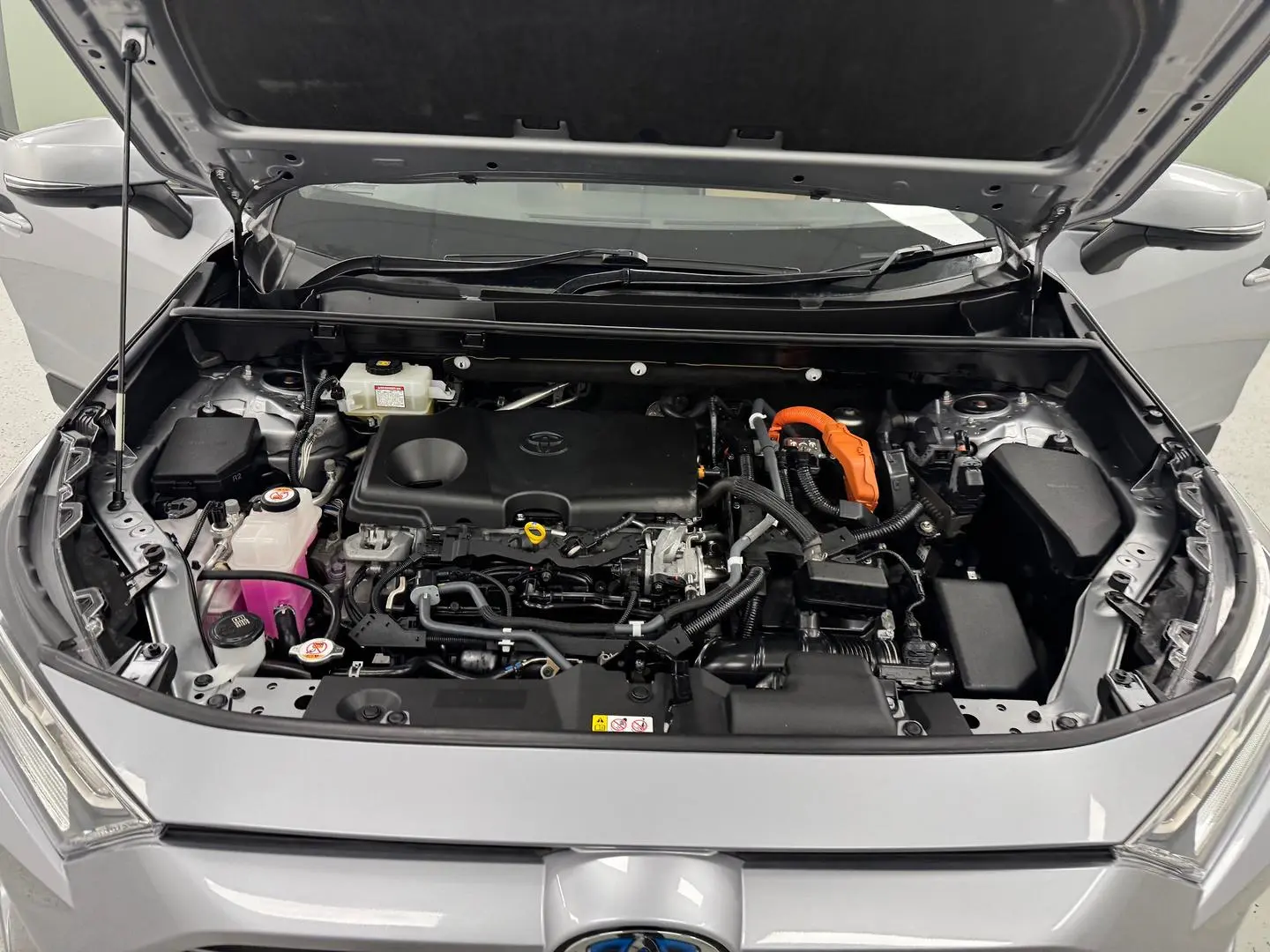 2020 Toyota RAV4 Gallery Image 13