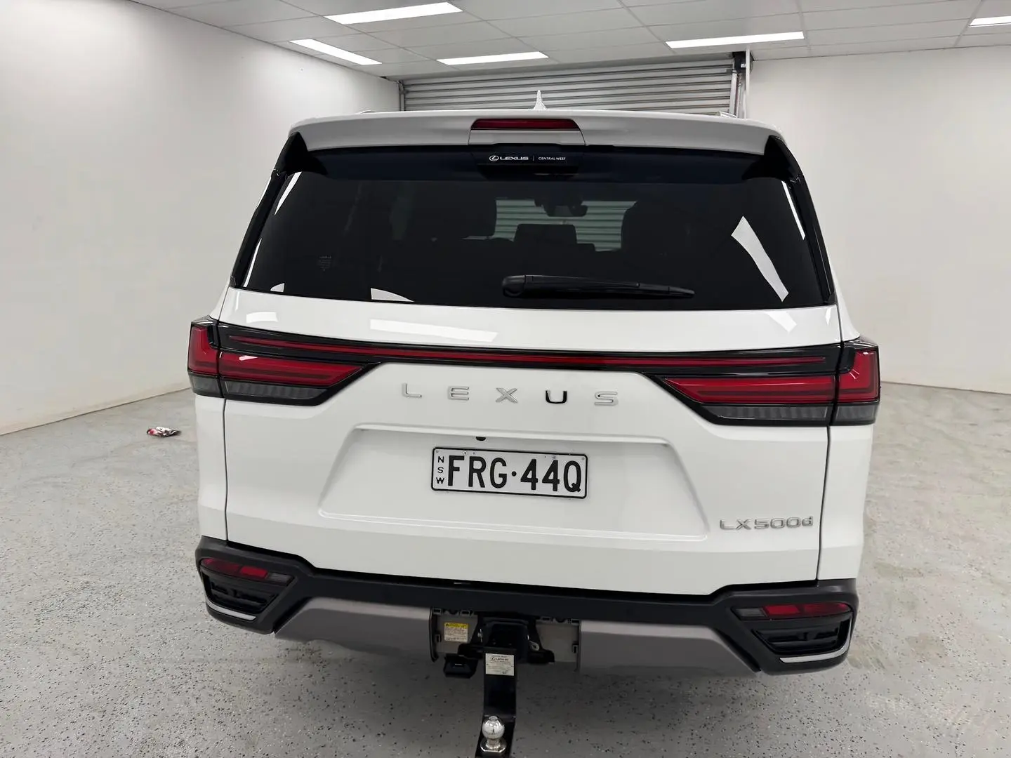 2022 Lexus LX Gallery Image 4