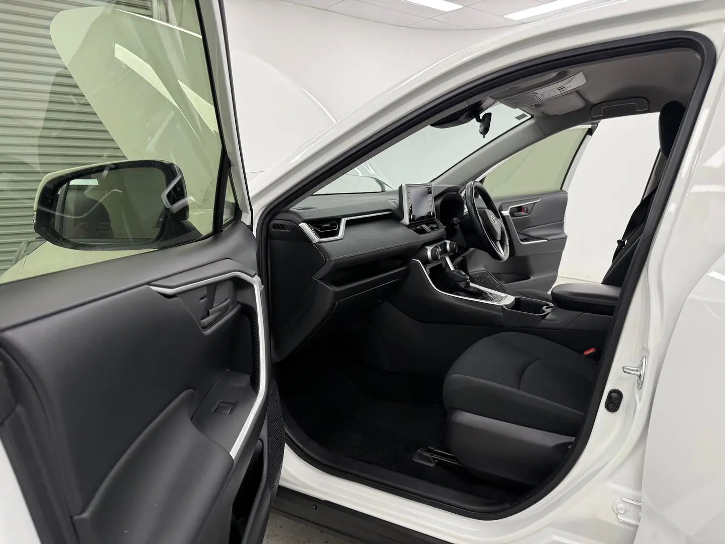 2022 Toyota RAV4 Gallery Image 10