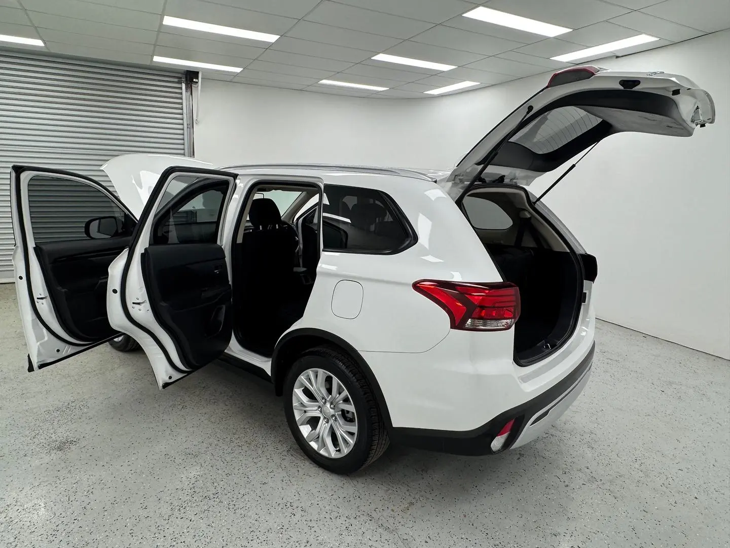 2020 Mitsubishi Outlander Gallery Image 10