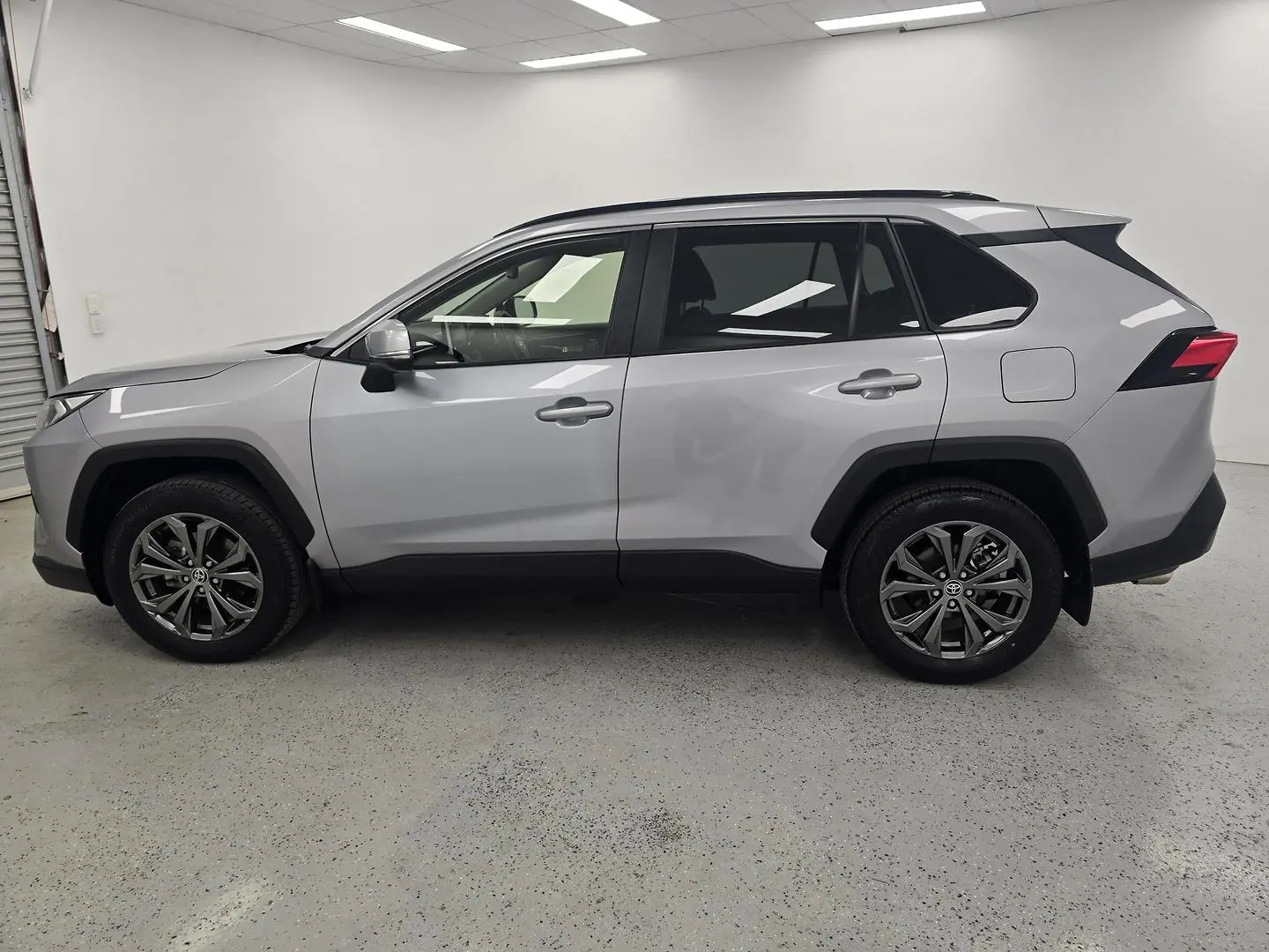 2022 Toyota RAV4 Gallery Image 6
