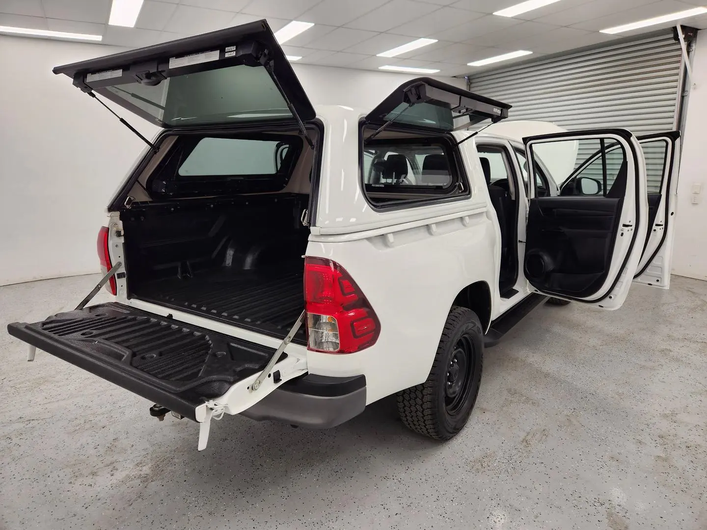 2018 Toyota Hilux Gallery Image 10