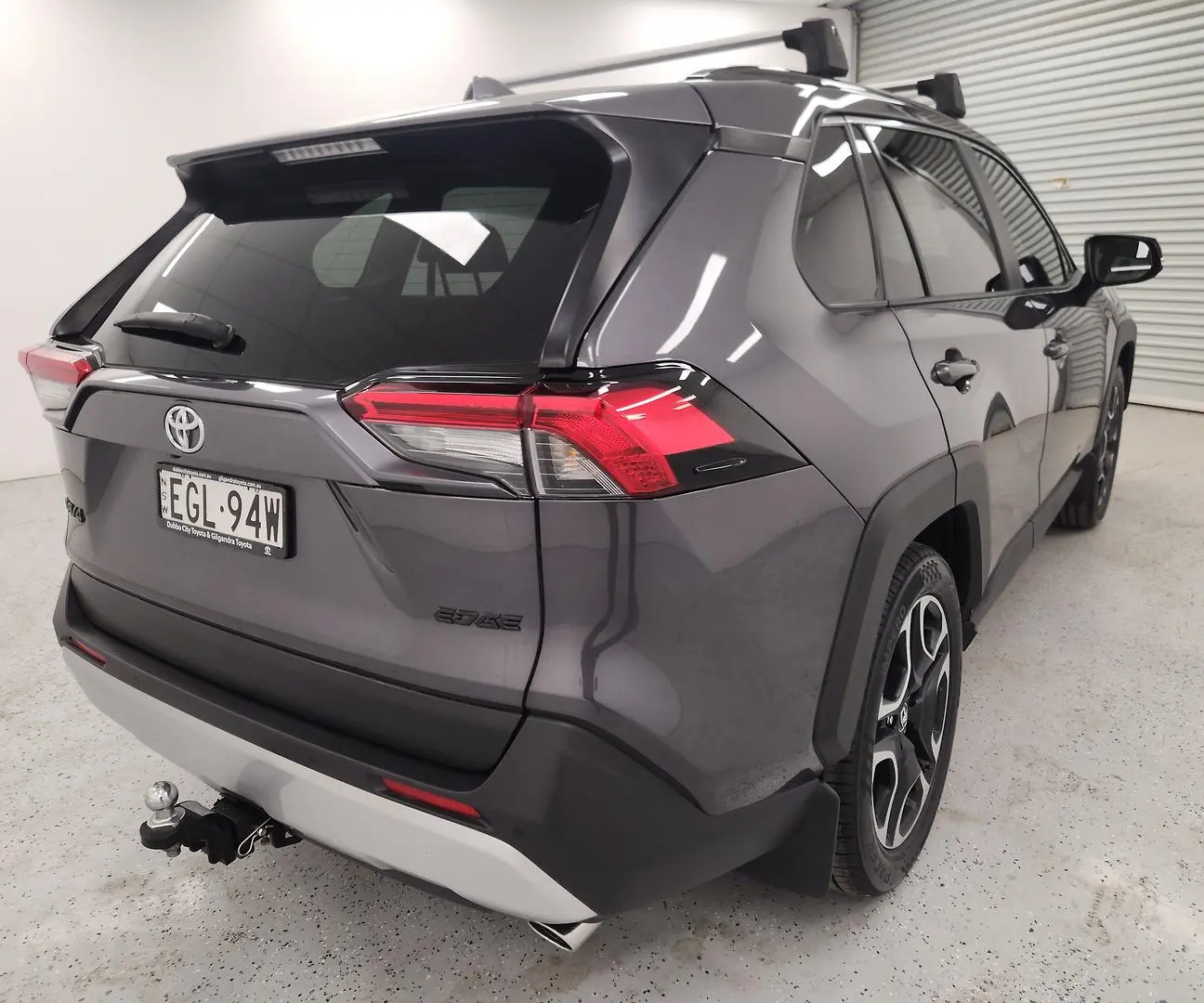 2019 Toyota RAV4 Gallery Image 2