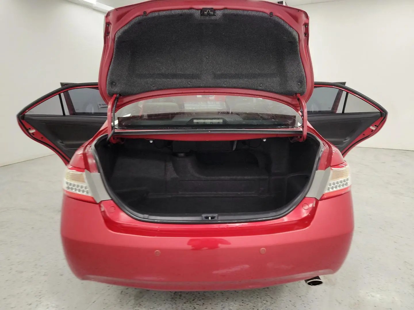 2011 Toyota Camry Gallery Image 11