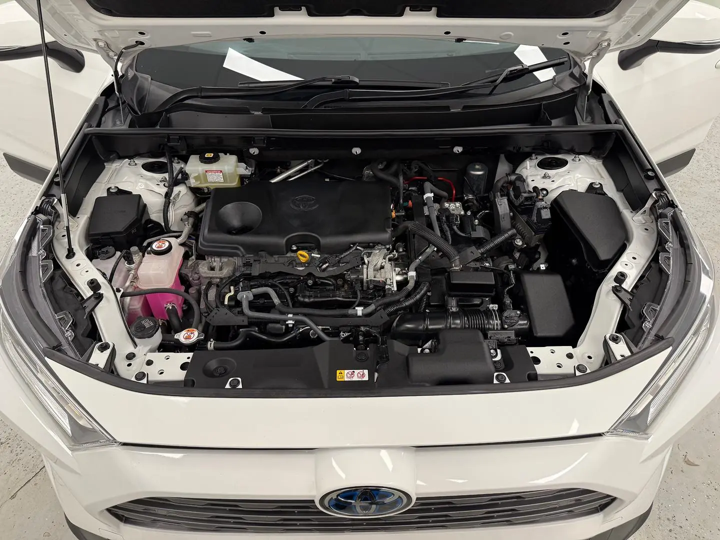 2020 Toyota RAV4 Gallery Image 9