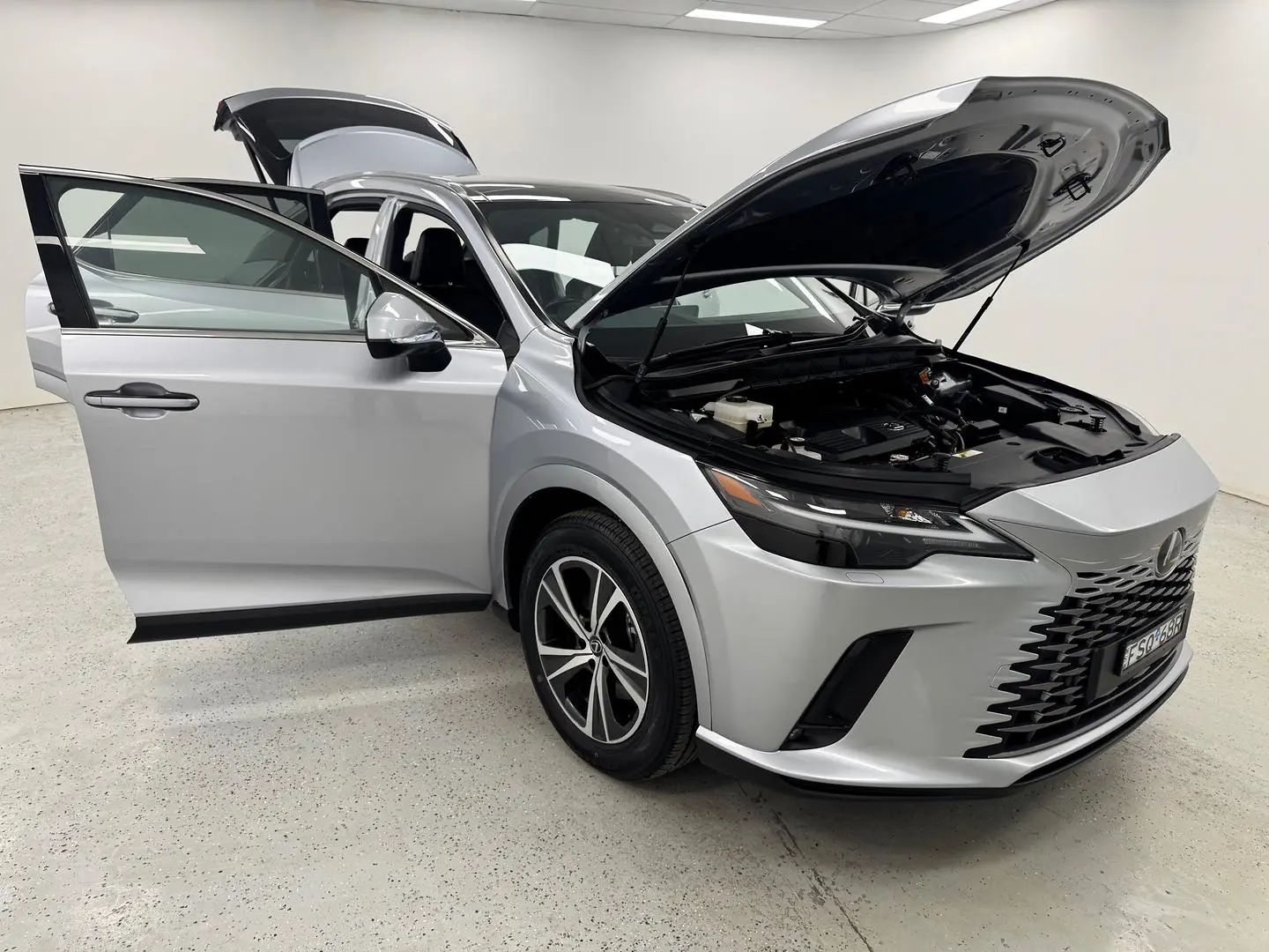 2023 Lexus RX Gallery Image 7