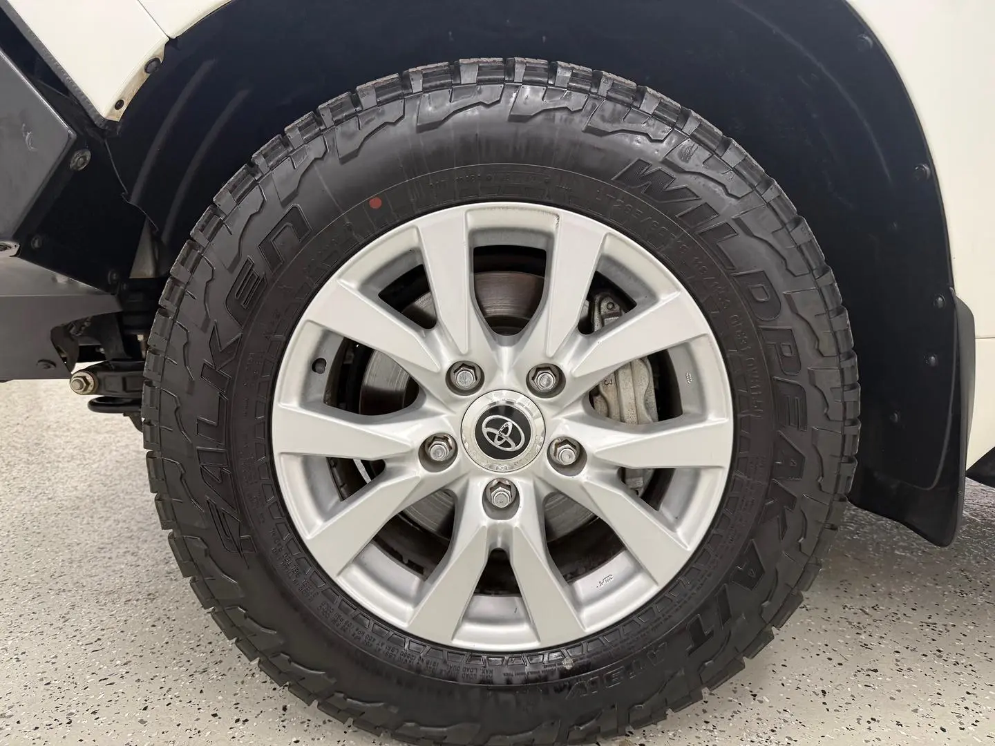 2019 Toyota Landcruiser Gallery Image 9