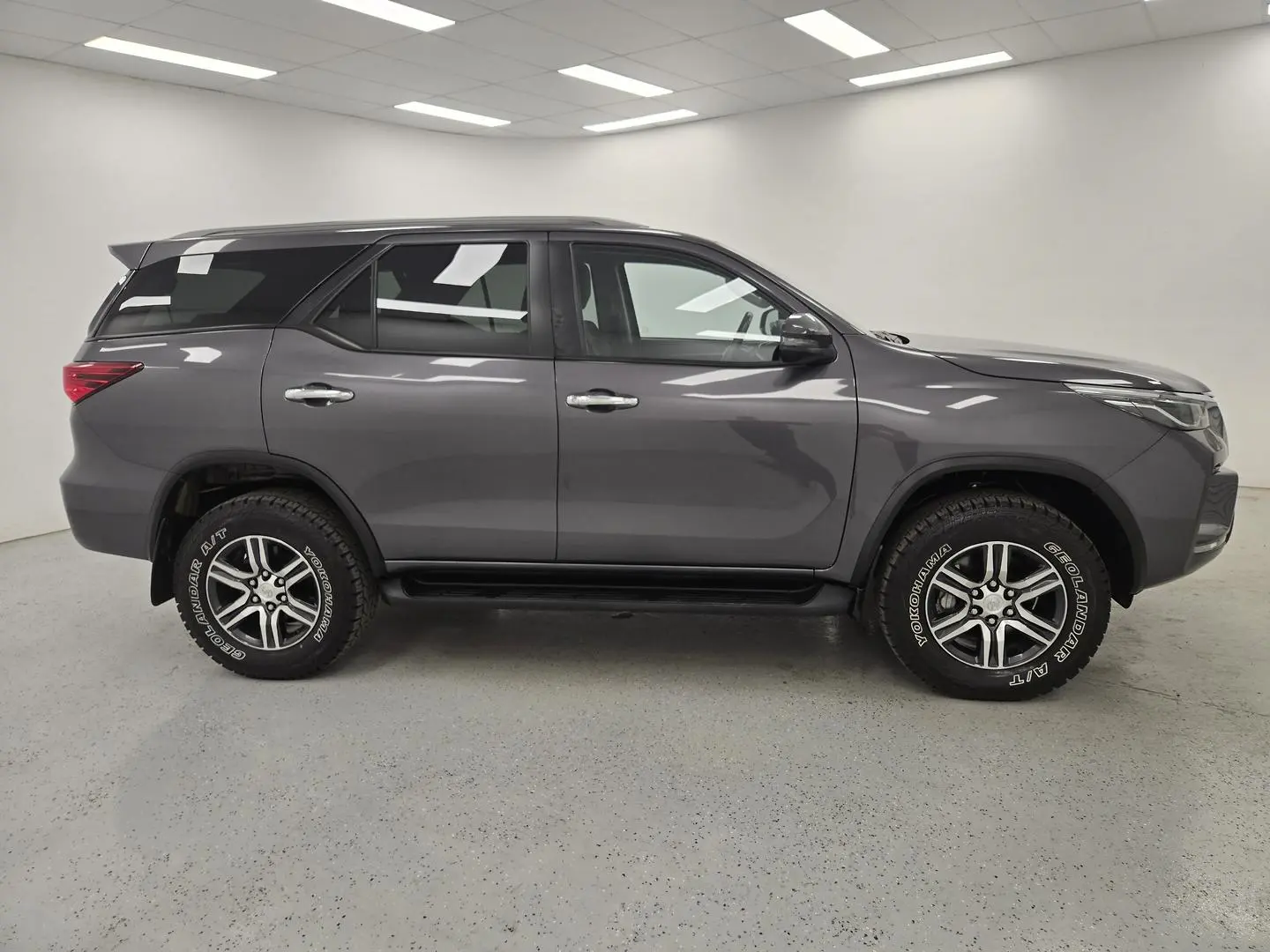 2023 Toyota Fortuner Gallery Image 2