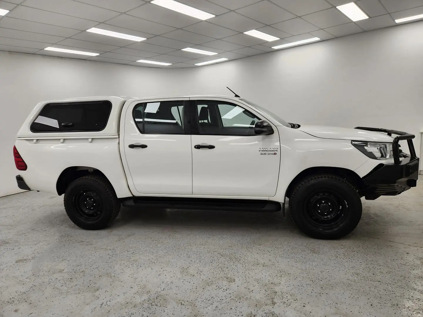 2018 Toyota Hilux Gallery Image 2